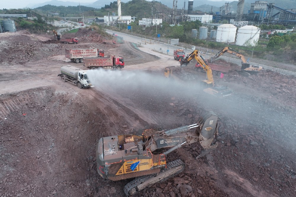 不停工、不斷檔，假期建設(shè)忙！